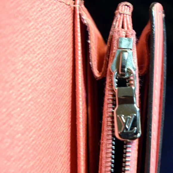 Louis Vuitton Epi Sarah Long Wallet – Corail (2014) Made in Spain w/ Dust Bag - Picture 12 of 14